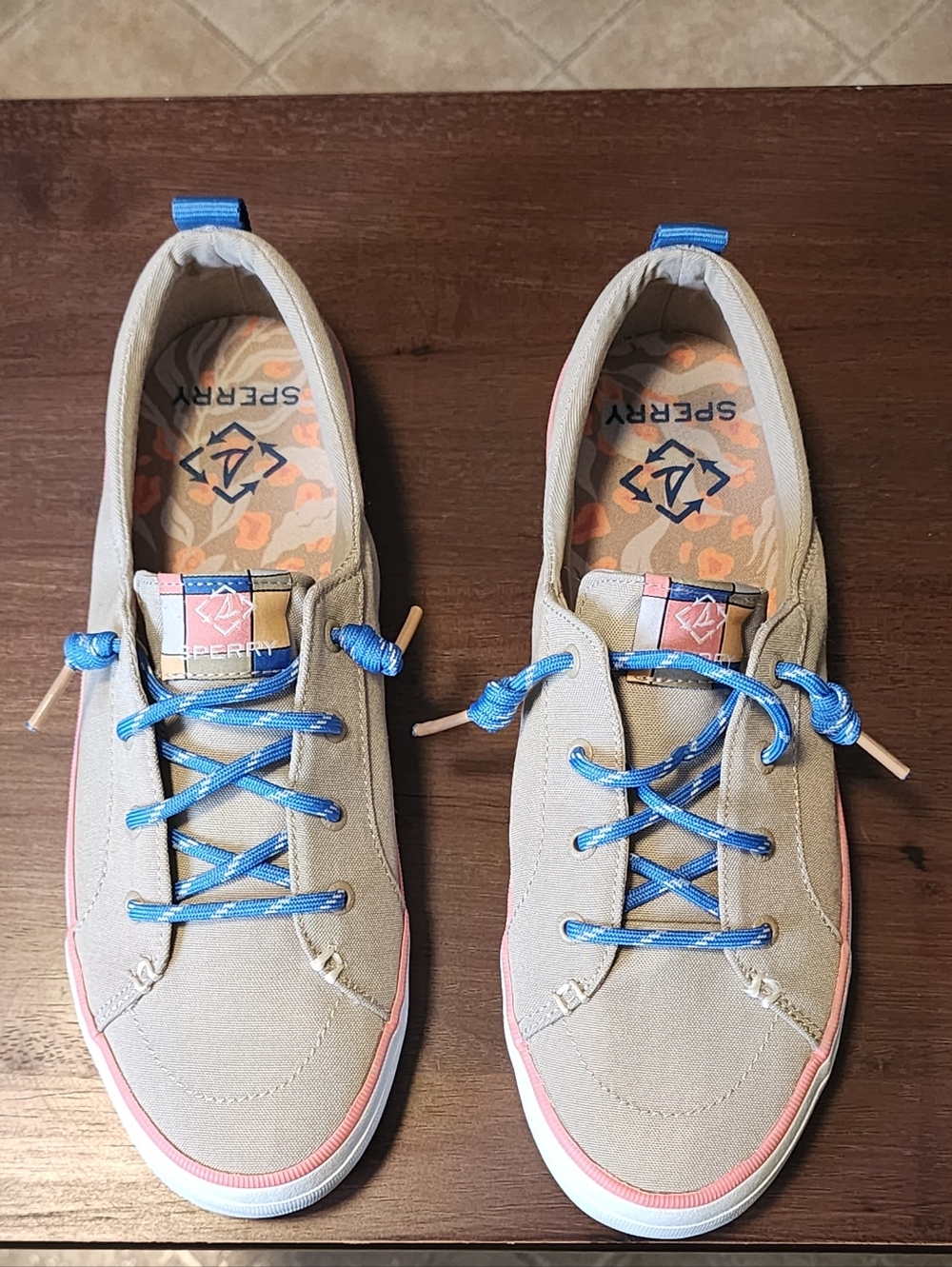 Sperry Women's Crest Vibe Beige Canvas Sneakers with Blue Laces and Coral Trim